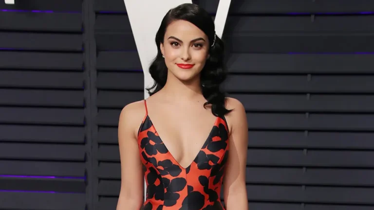 Camila Mendes